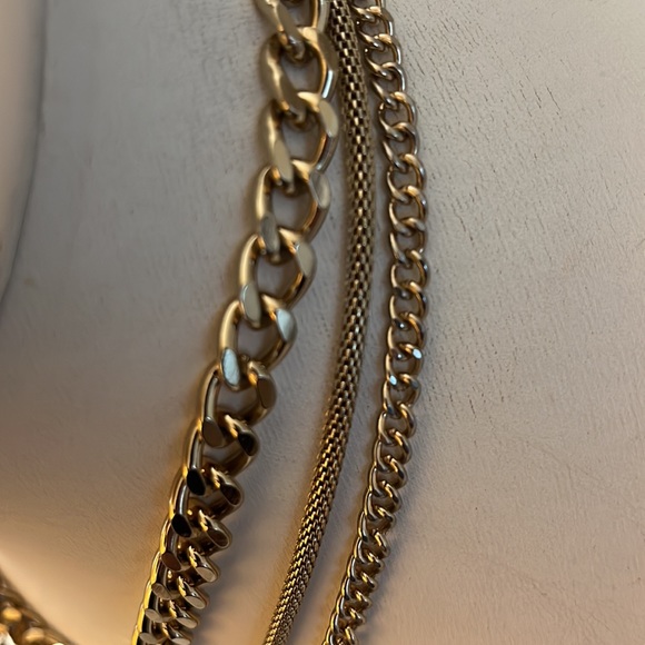 Gold Bib 3 Strand Necklace. - Picture 5 of 6